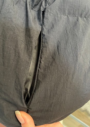 s Beden Siyah Puff Mont, Yüksek Yakalı, Salaş Kesim