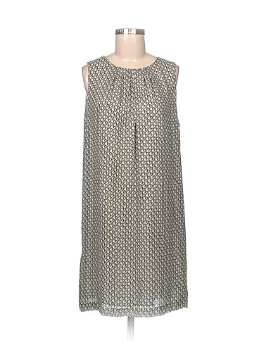 H&M Kısa Elbise %70 İndirimli.
