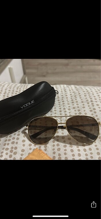 VOGUE GÜNEŞ GÖZLÜĞÜ