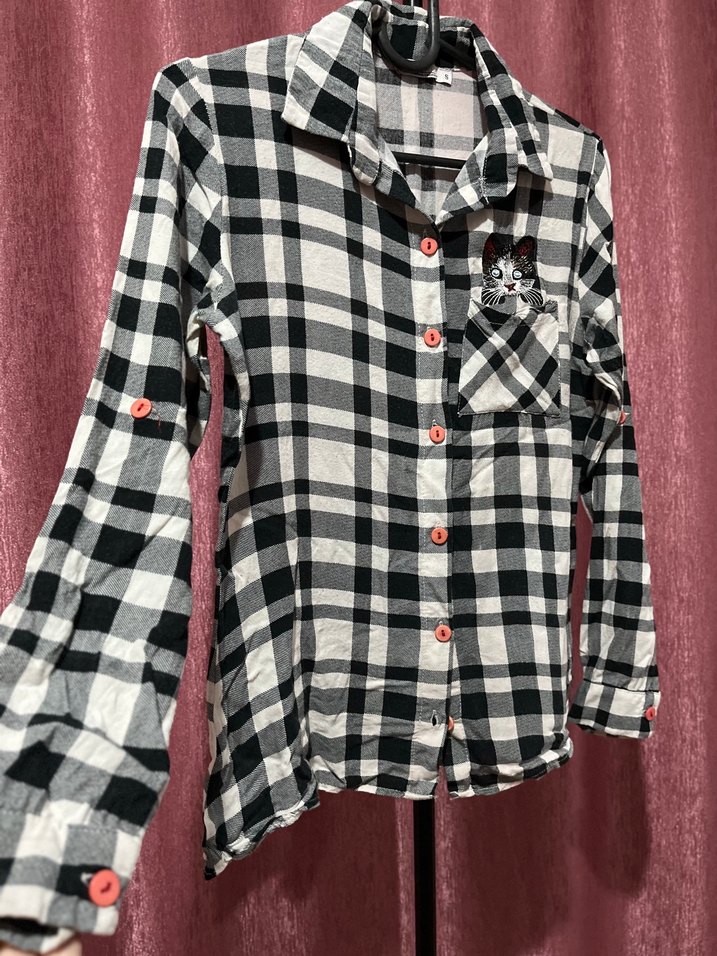 Düğmeli Nakışlı siyah beyaz Kadın Gömlek - Görsel 3