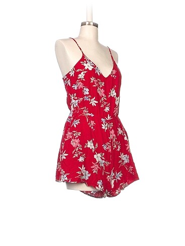 H&M H&M Kısa Tulum %70 İndirimli.