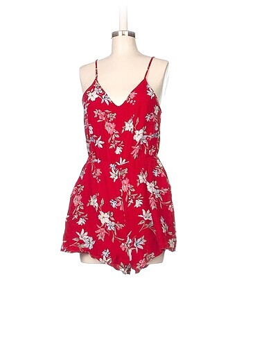 H&M Kısa Tulum %70 İndirimli.
