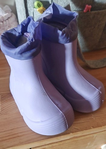 Kız Çocuk Mor Lastik Çizme Velcro Detaylı