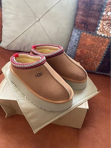 Ugg terlik