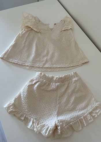 Beyaz Kız Bebek Fırfırlı Şortlu Takım 9-12 ay - Görsel 2