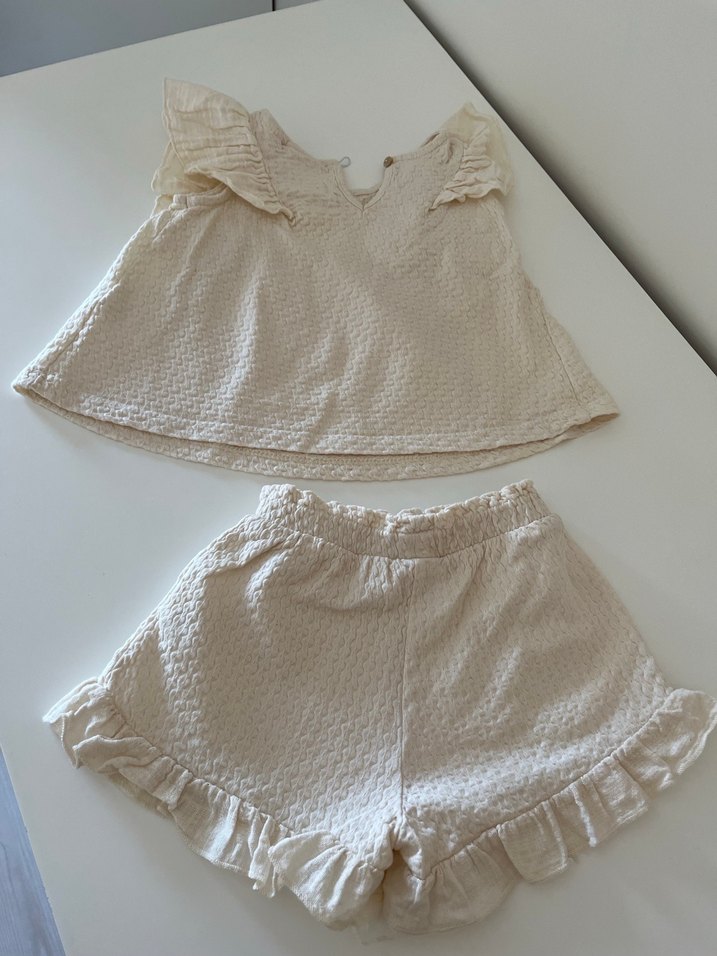 Beyaz Kız Bebek Fırfırlı Şortlu Takım 9-12 ay - Görsel 2