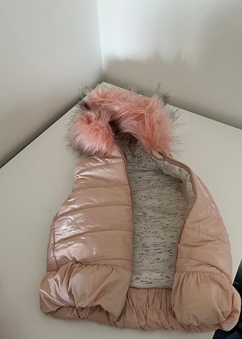 Kız Çocuk Pembe Kürklü Kolsuz Yelek - Görsel 2