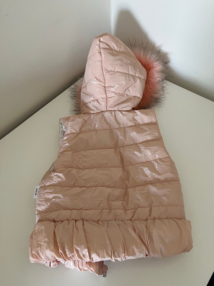 Kız Çocuk Pembe Kürklü Kolsuz Yelek - Görsel 3