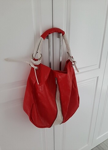 Garda Kırmızı beyaz çanta