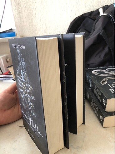  Beden açık yaralar ve dikiş izleri
