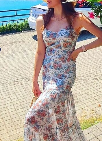 Çiçekli şifon elbise