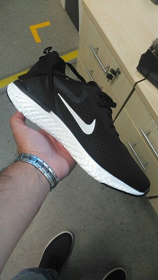 nike spor ayakkabı 42 numara