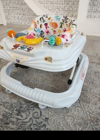 UniCare Beyaz Bebek Yürüteci