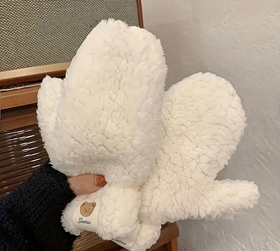 Peluş eldiven