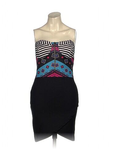 PreLoved Kısa Elbise %70 İndirimli.