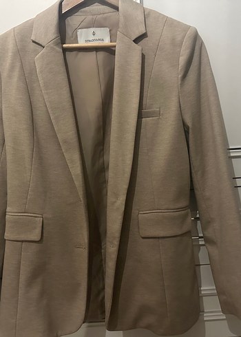 Stradivarius Bej Kadın Düğmeli Blazer Ceket