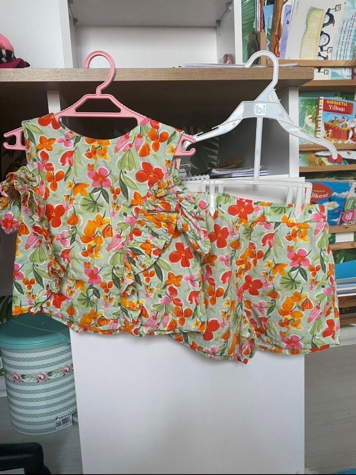 Çiçek Desenli Renkli Kız Çocuk Şortu - Görsel 2