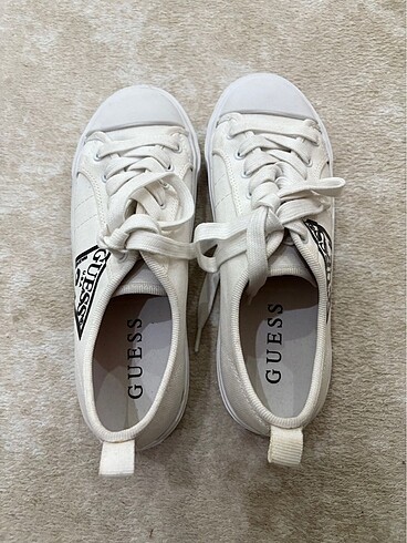 36 Beden Guess Spor Ayakkabı