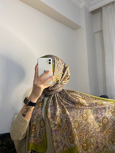 Yeşil çerçeveli kahve/mor etnik desen