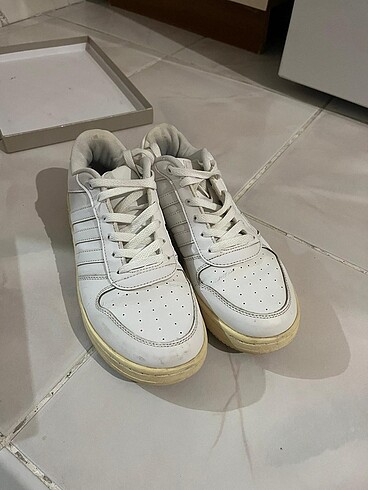 39 Beden beyaz Renk Adidas ayakkabı