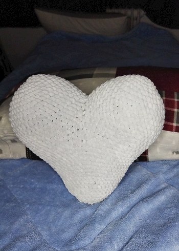 Beyaz Örgü  Kalp Yastık - Görsel 3