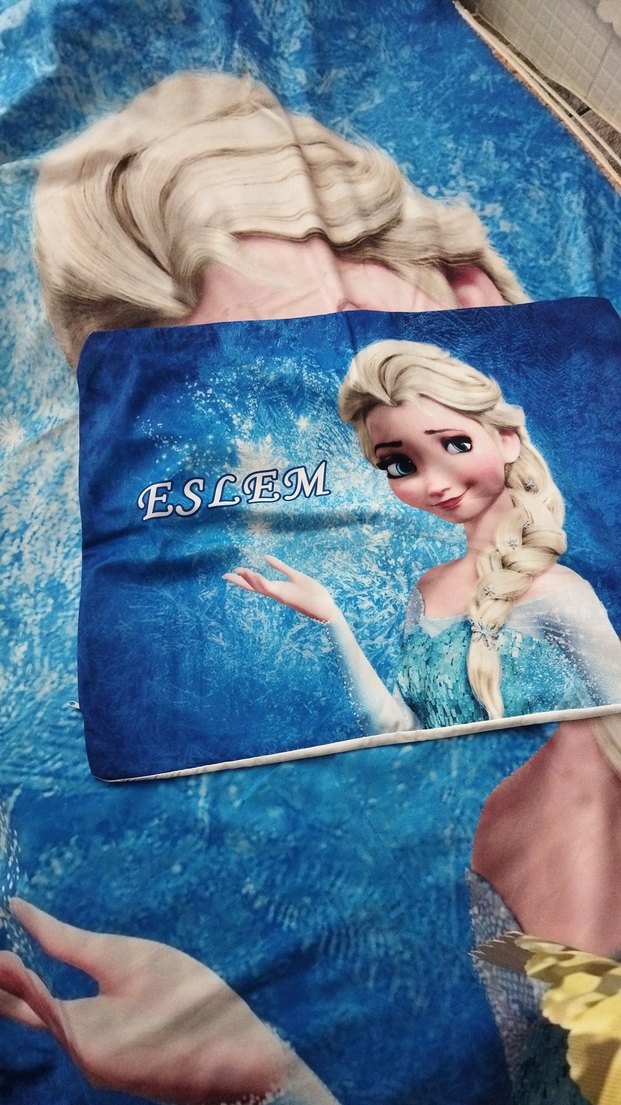 Parlak Mavi Elsa Bebek figürlü yatak örtüsü ve yastık kılıfı. - Görsel 4