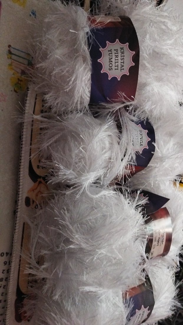 Kristal Pirilti Yumos Beyaz renk iplik - Görsel 2