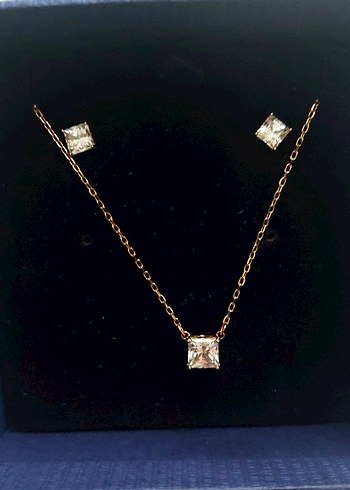 swarovski Swarovski Mini Altın Zincirli Kolye