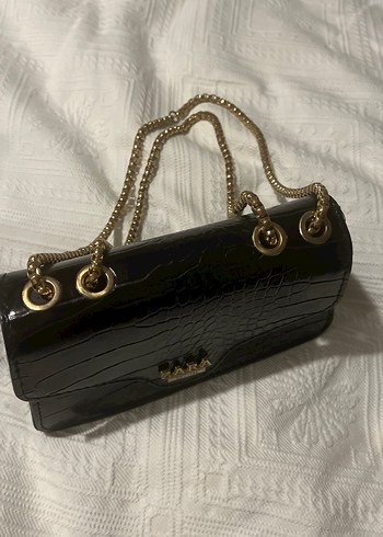 Zara Zincir Detaylı Siyah Deri Çanta - Görsel 2