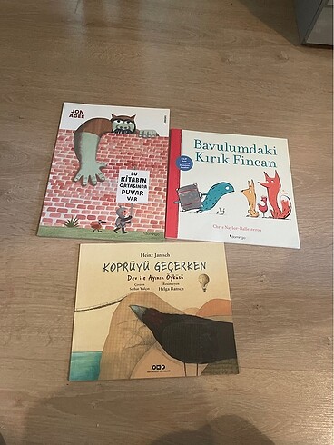 Bavulumdaki kırık fincan ve çeşitli kitaplar