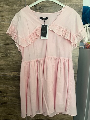 Quzu pembe elbise