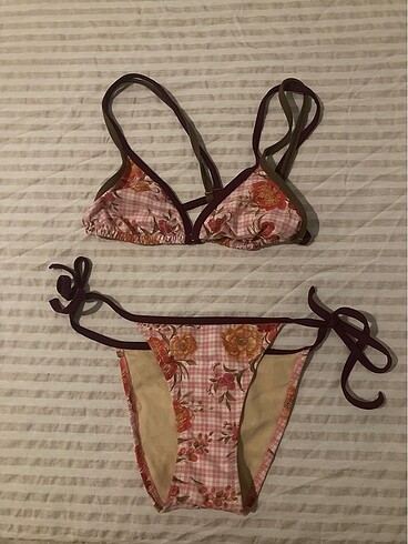 cicekli bikini