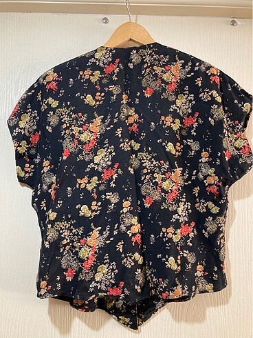 m Beden çeşitli Renk Vintage Yaka detaylı çiçekli kadın gömlek