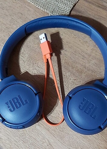 JBL Tune 500bt Bluetooth Kulaklık Orjinal karekodlu. 