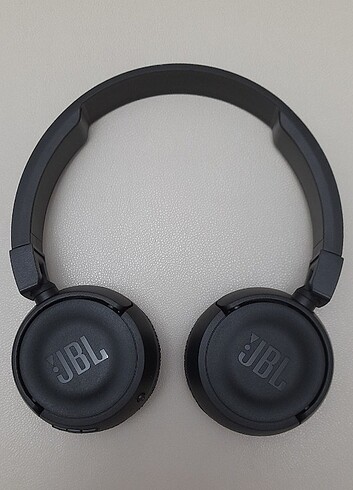 Jbl Tune 460BT Orjinal karekodlu üründür. Temiz ve az kullanılmı