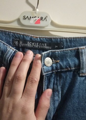 Nakışlı Düğmeli Mini Mavi Denim Şort - Görsel 4