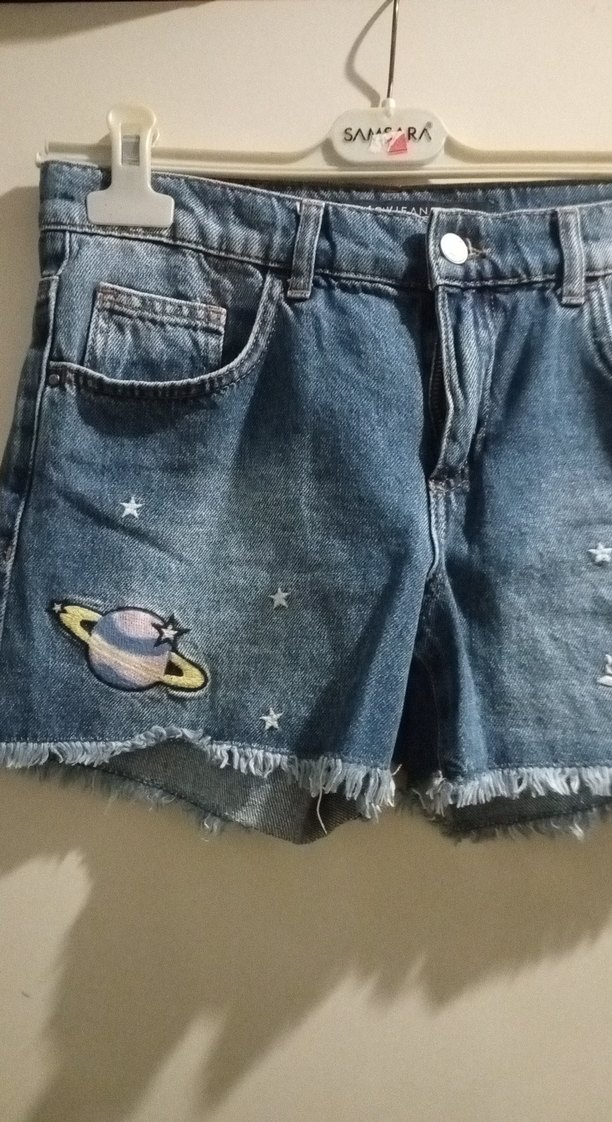 Nakışlı Düğmeli Mini Mavi Denim Şort - Görsel 2