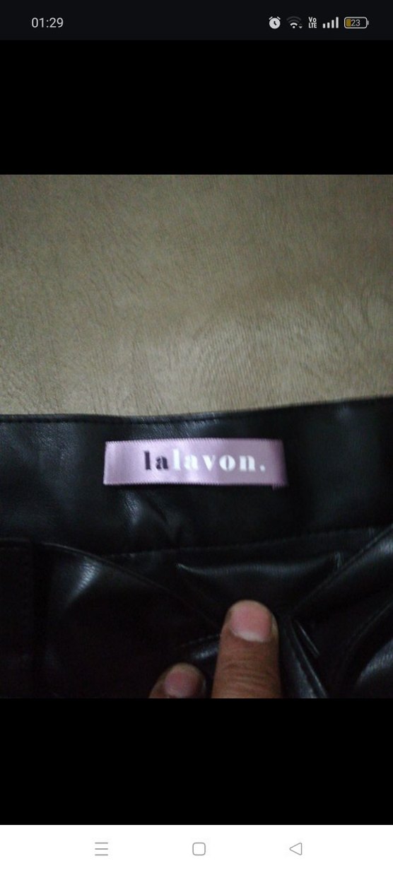 Kadın Siyah Deri Kemerli Mini Şort etek - Görsel 2