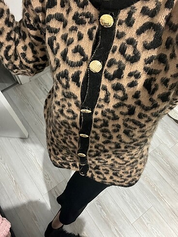 Leoparlı hırka