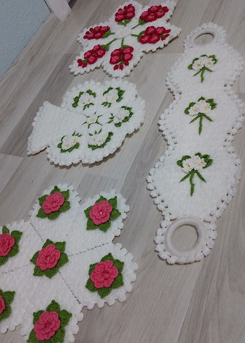 Çiçek Desenli Beyaz Banyo Lifleri