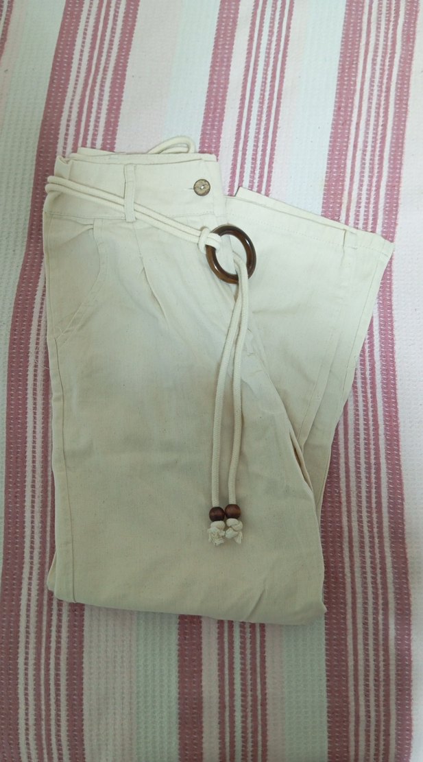 Beyaz Kemerli Bol Kesim Kadın Pantolon - Görsel 4