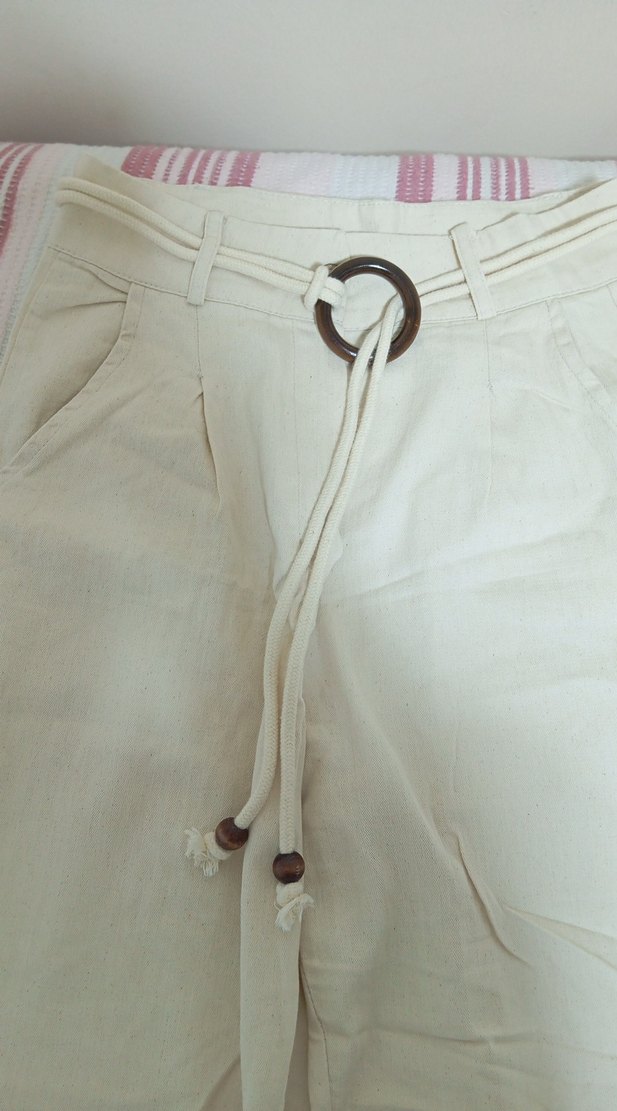 Beyaz Kemerli Bol Kesim Kadın Pantolon - Görsel 2