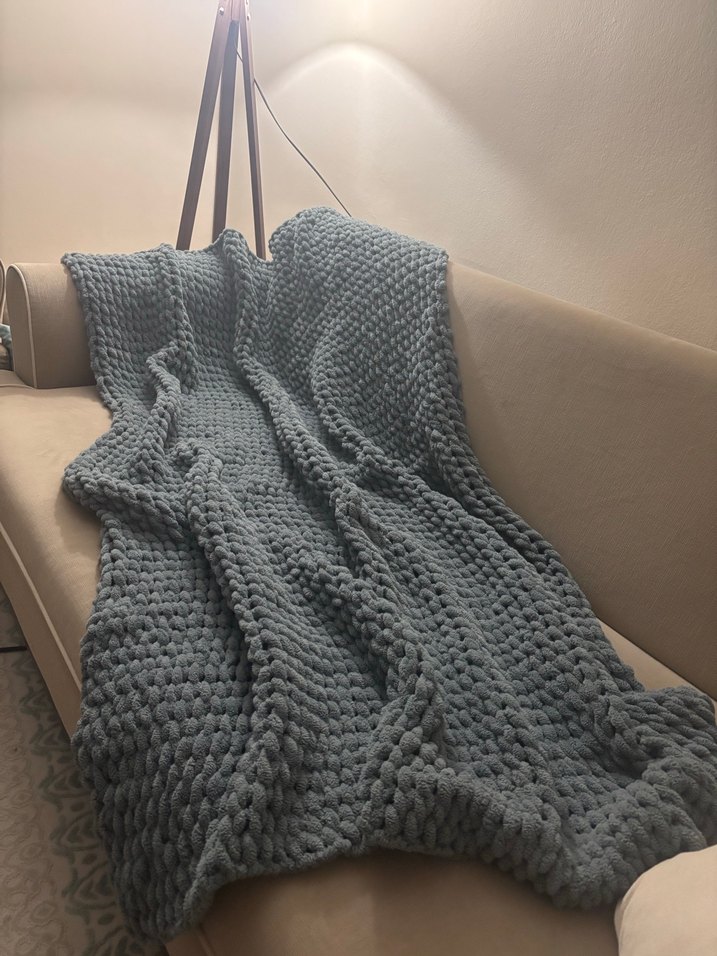 Gri puffy battaniye - Görsel 2