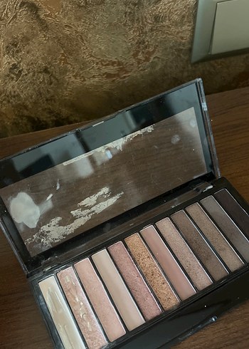 Bej Tonlarında Göz Farı Paleti - Görsel 2