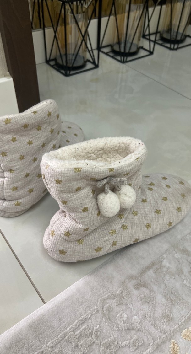 Nakışlı Beyaz Kız Çocuk Ev Botu - Görsel 3