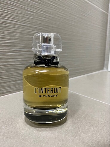 GIVENCHY L'INTERDIT