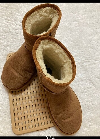 37 Beden camel Renk UGG MODEL BOT