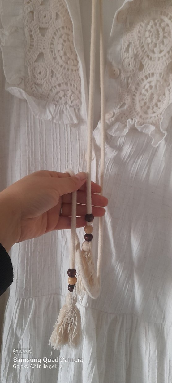 Püsküllü Beyaz Uzun Keten Elbise - Görsel 3