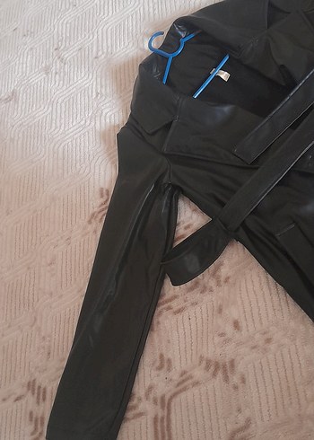 Siyah Uzun Kadın Trençkot - Gotik Stil - Görsel 3