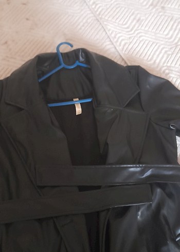 Siyah Uzun Kadın Trençkot - Gotik Stil - Görsel 4